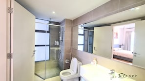 Deluxe Suite, Balcony, Mountain View | Bathroom - Teega Suites by My Cozy (Iskandar Puteri)