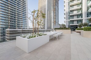 Terrace/patio - 1BR Overlooking the Sea in Prime Waterfront Location with Private Beach Access (Dubai)