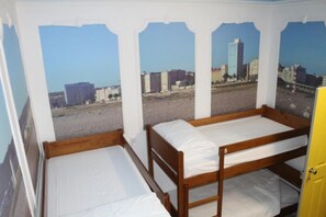 Neljän hengen huone