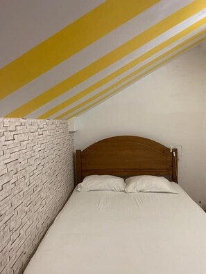 Family Studio - Meeting Hostel (Figueira da Foz)