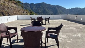 รับประทานอาหารกลางแจ้ง