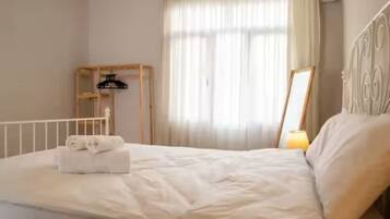 3 bedrooms, iron/ironing board, WiFi, bed sheets