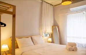 3 bedrooms, iron/ironing board, WiFi, bed sheets