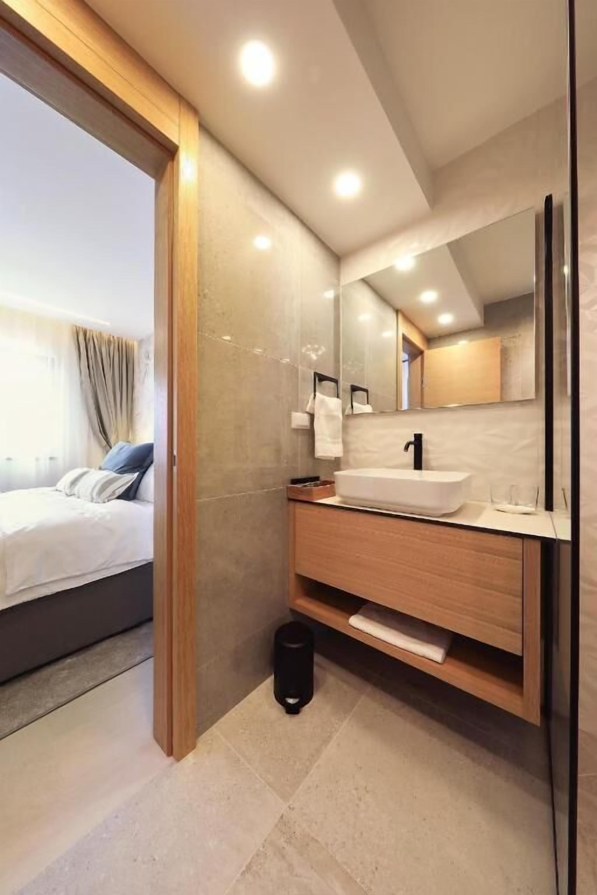 Deluxe Apartment, 2 Bedrooms, 2 Bathrooms, Pool View