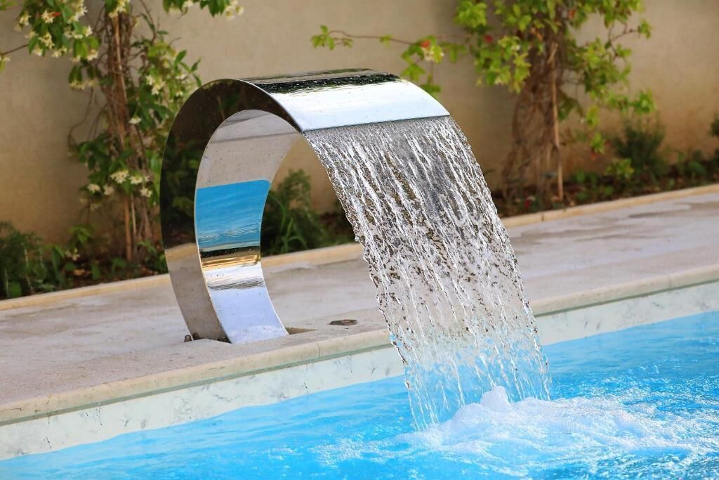 Pool waterfall