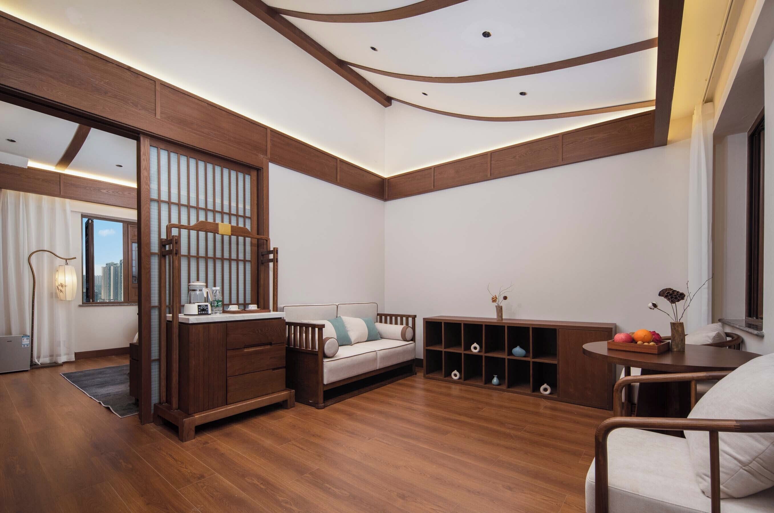 Superior Suite, Hill View