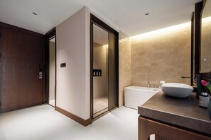 Comfort Double Room, Mountain View | Bathroom | Rainfall showerhead, free toiletries, hair dryer, slippers - Chongqing Menghua Lushe Hotel (Chongqing)