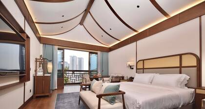 Chongqing Menghua Lushe Hotel