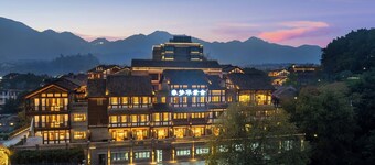 Chongqing Menghua Lushe Hotel