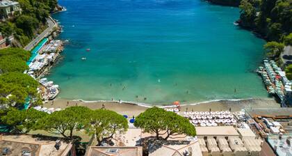Dolce Vita Villa Paraggi by At Home