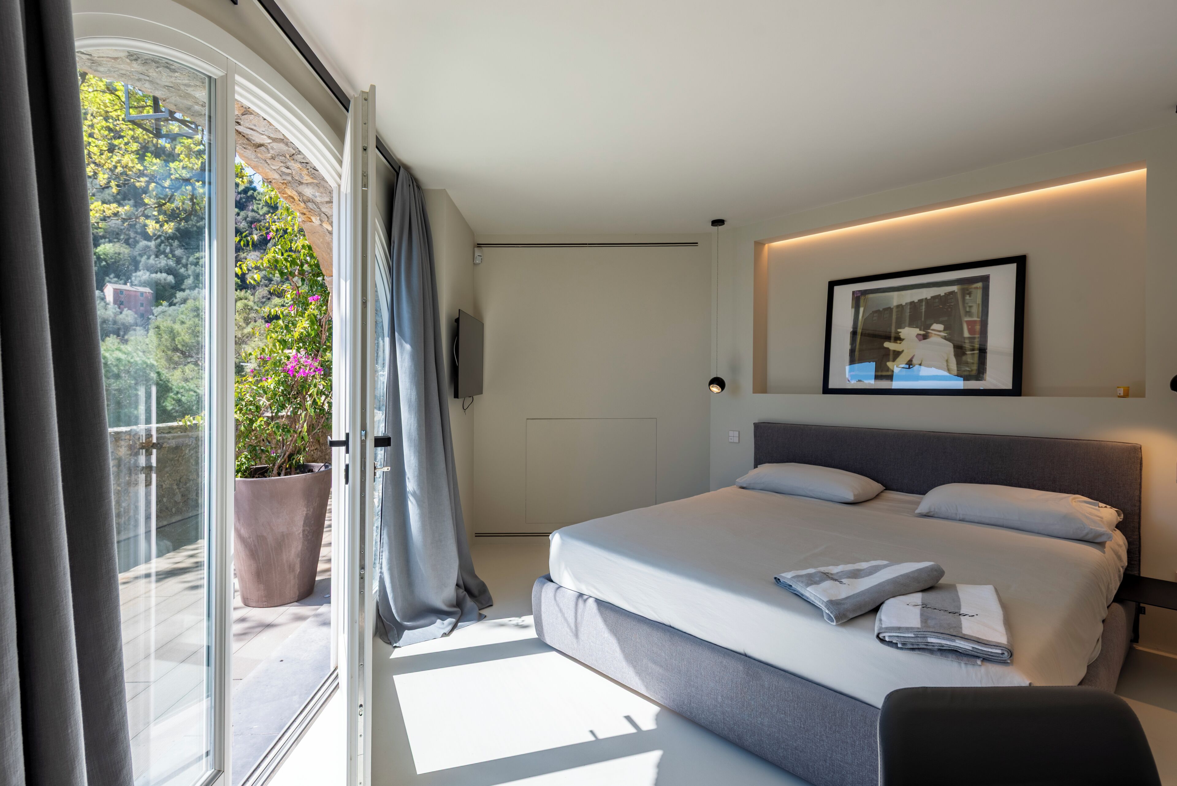 5 chambres, fer et planche à repasser, Wi-Fi, draps fournis