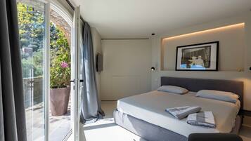 5 chambres, fer et planche à repasser, Wi-Fi, draps fournis
