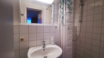 Dusche, Handtücher, Seife, Toilettenpapier