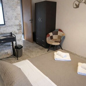 1 bedroom, Internet - Tainaros Rooms - Beachfront Sunny Getaway (East Mani)