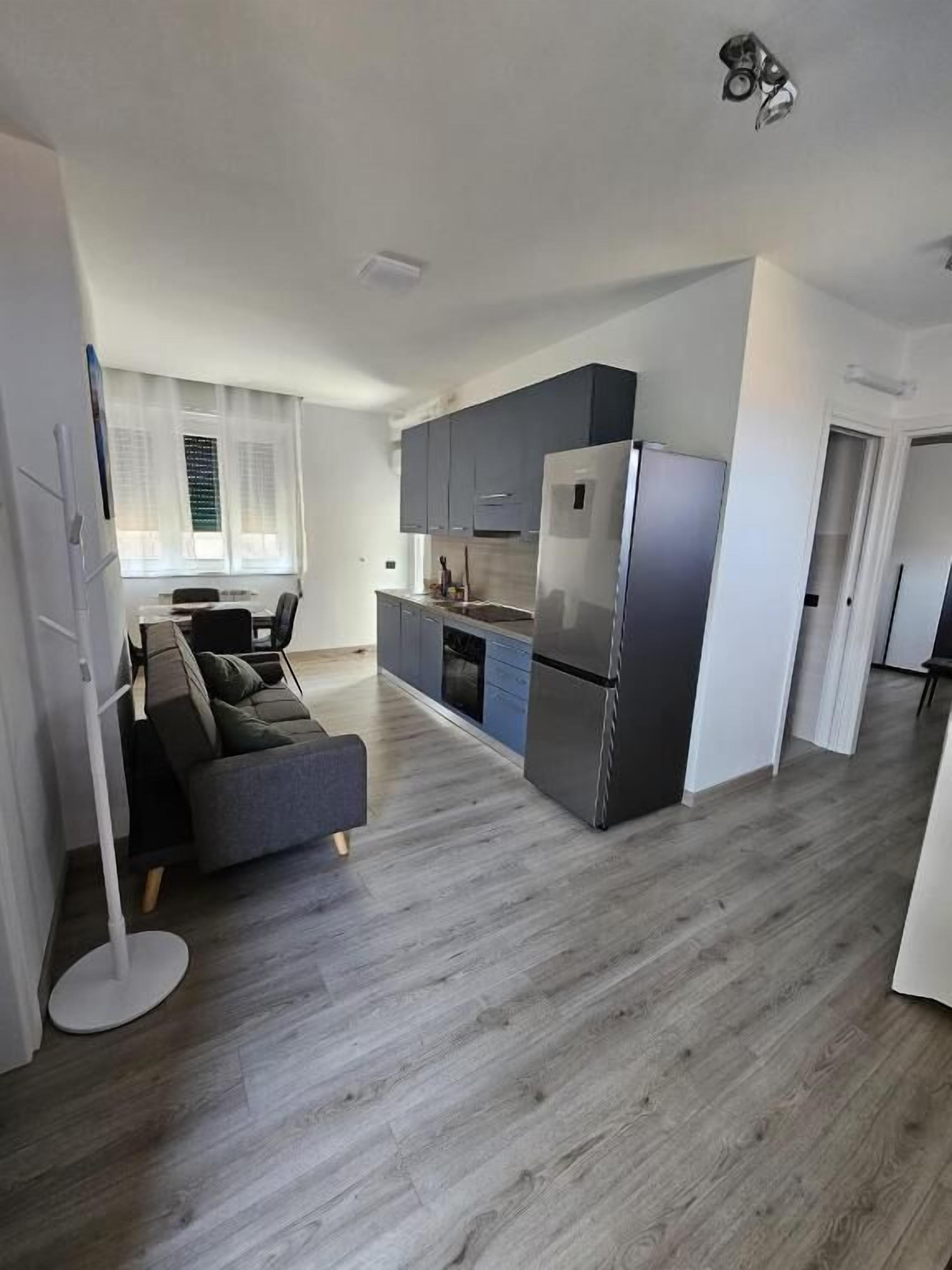 Apartment, Balcony, Lake View | Living area