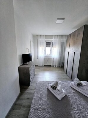 Room - Lake View (Meina)