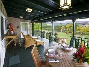 Outdoor dining - Umetsu, Hanalei's Timeless Charm w/ AC TVNC#5096 (Hanalei)
