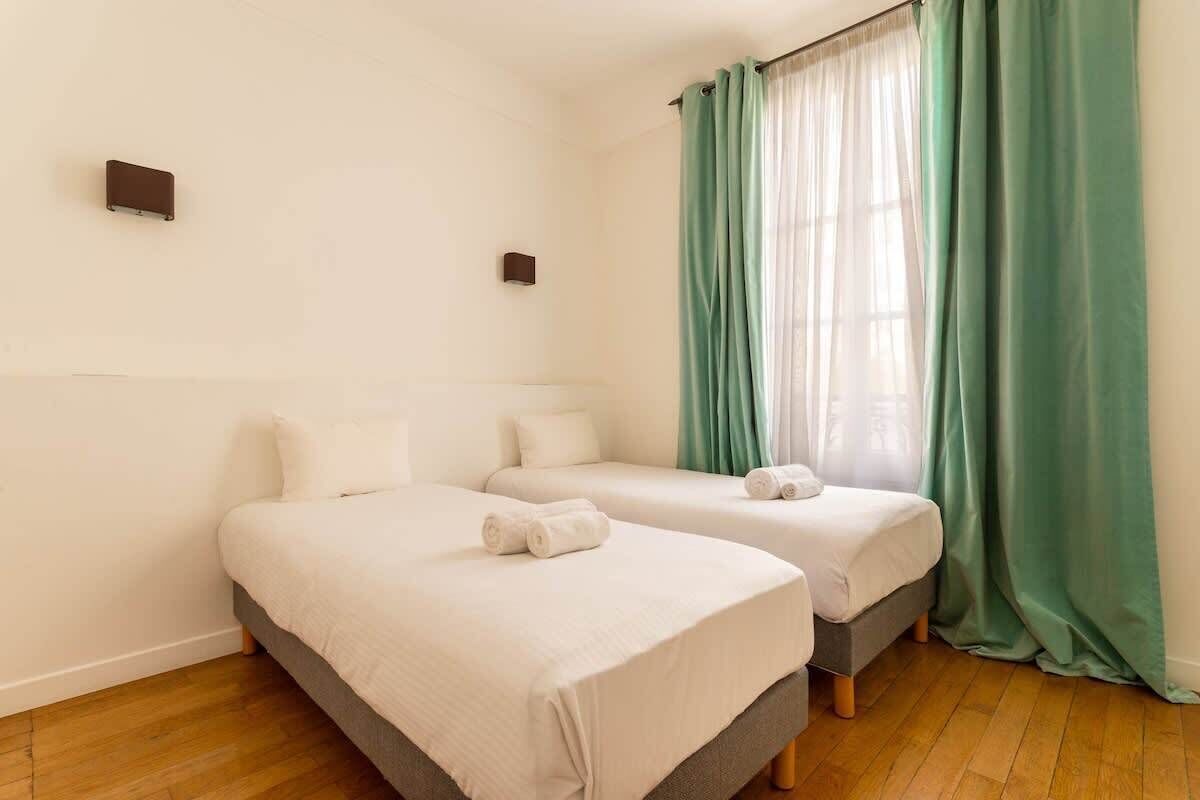 5 bedrooms, iron/ironing board, travel crib, WiFi