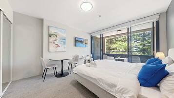1 bedroom, desk, iron/ironing board, WiFi