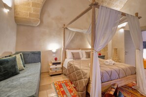 1 bedroom, iron/ironing board, WiFi, bed sheets - Apartment 'Antony Suite Piazza' with Wi-Fi and Air Conditioning (Lecce)