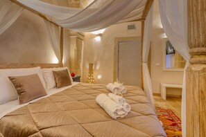 1 bedroom, iron/ironing board, WiFi, bed sheets - Apartment 'Antony Suite Piazza' with Wi-Fi and Air Conditioning (Lecce)
