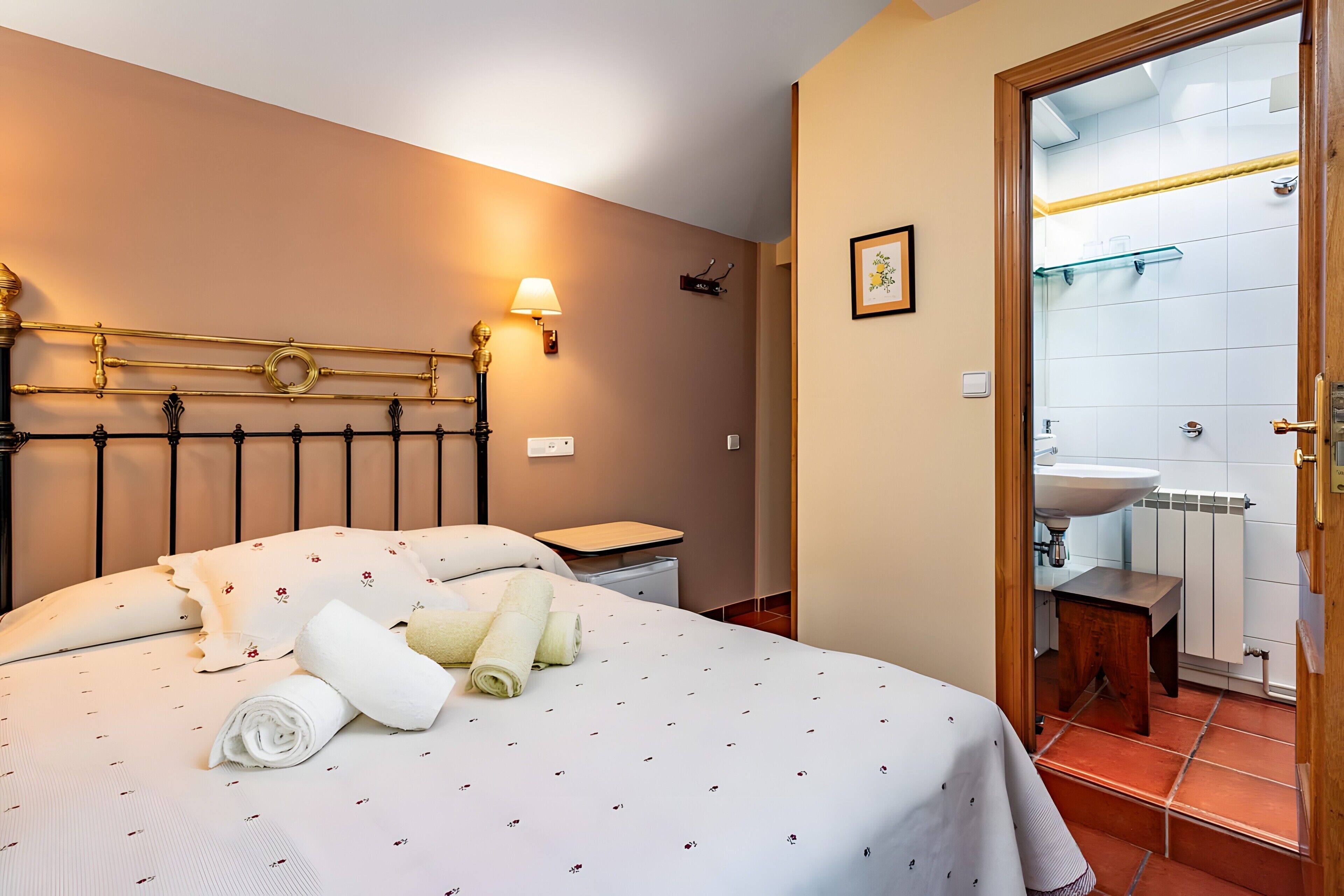 1 dormitorio y ropa de cama