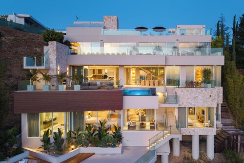 Blue Lagoon: Ultra-Luxury View Estate Steps from the Sunset Strip