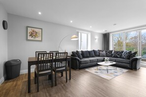 Standard Apartment | Living area - The Isleworth 2BR 2BA with Gated Parking & Balcony (Isleworth)