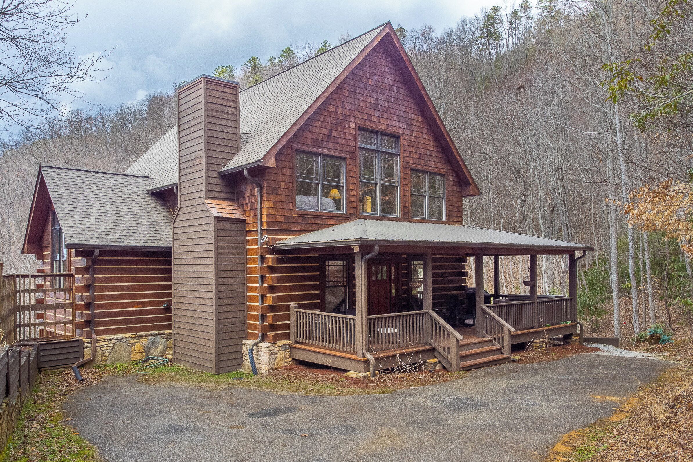 House (4 Bedrooms) | Front of property
