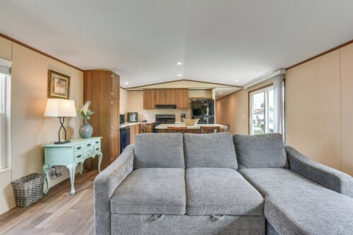 2 Mi to Ocean! Family-friendly Emerald Coast Haven