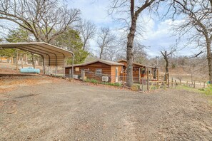 House (2 Bedrooms) | Interior - Private Beach & Fishing Pond! Eufaula Family Cabin (Eufaula)