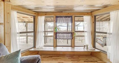 Private Beach & Fishing Pond! Eufaula Family Cabin