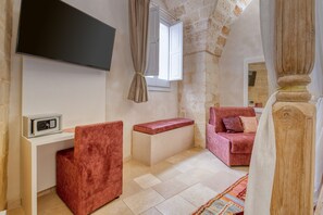TV - Antony Suite Strada Apartment with Wi-Fi and Air Conditioning (Lecce)