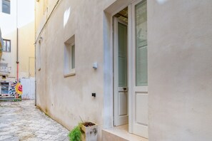 Exterior detail - Antony Suite Strada Apartment with Wi-Fi and Air Conditioning (Lecce)