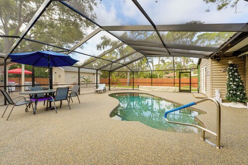 2 Mi to Madeira Beach: Quiet Casita w/ Shared Pool