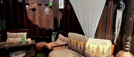 المنطقة المحيطة بالمنشأة