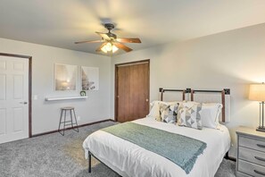 House (3 Bedrooms) | Interior