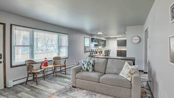 House (3 Bedrooms) | Depan hartanah