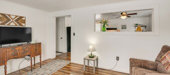 Walk to Restaurants & Markets: Machias Home!