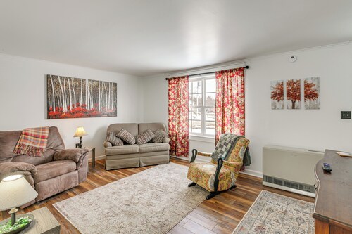 Walk to Restaurants & Markets: Machias Home!