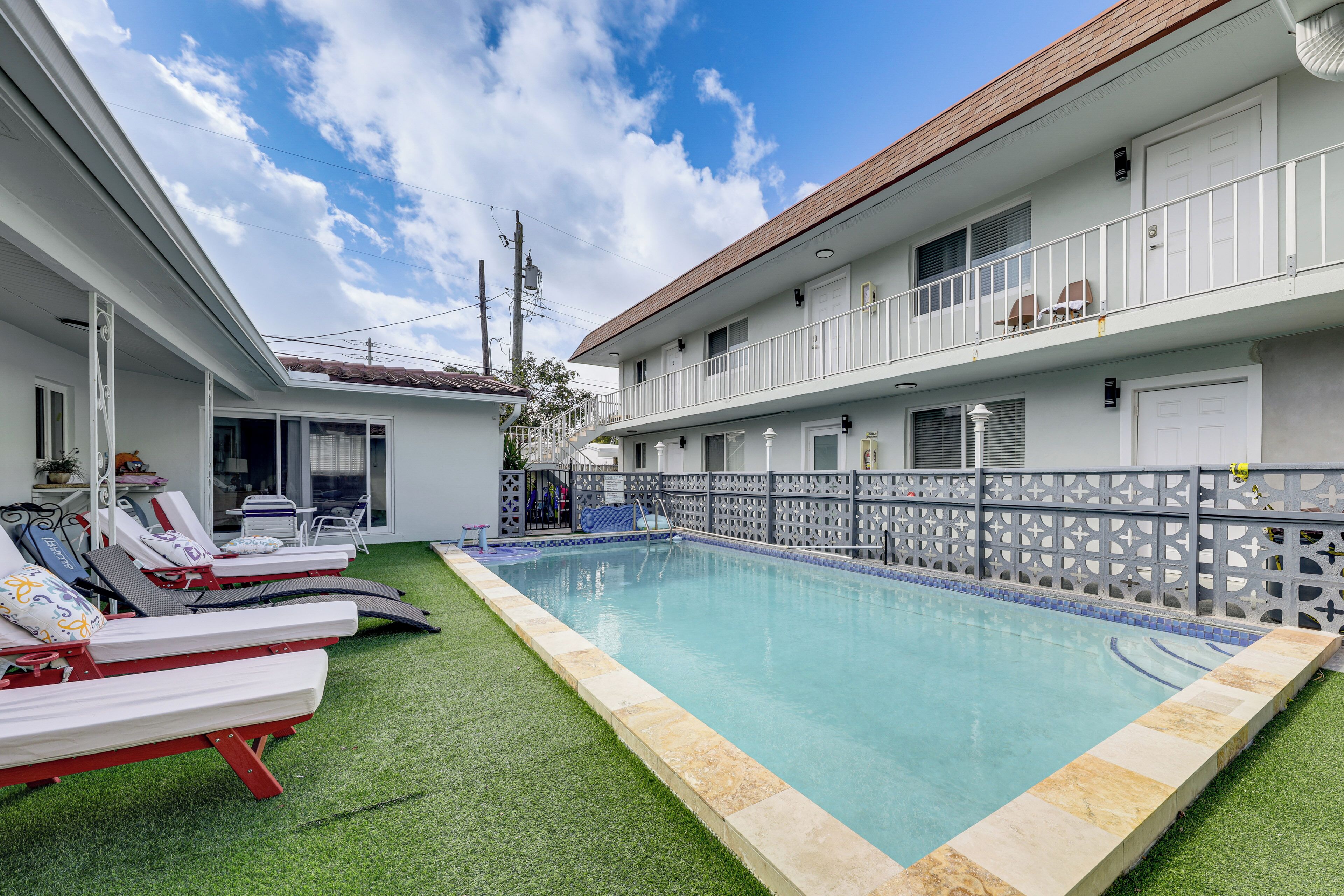 Apartment (2 Bedrooms) | Front of property