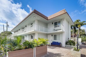 Apartment (2 Bedrooms) | Interior - Pool Access, 1 Mi to Pier! Pompano Beach Condo (Pompano Beach)