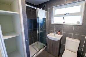 Bathroom - K232 Parkdean Resorts Holiday Park Camber Sands (Camber)