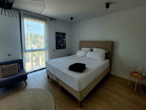 House | 2 bedrooms, individually furnished, iron/ironing board - Stylish Modern Villa on the Outskirts of Sitges (L'Hospitalet de Llobregat)