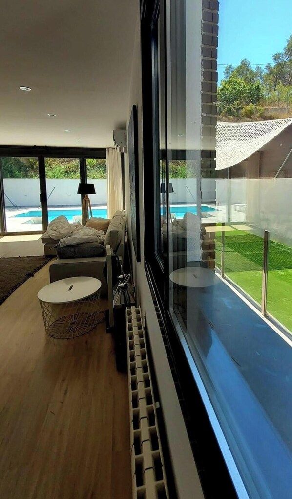 Rumah | Pemandangan dari properti