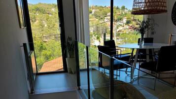 House | Dining