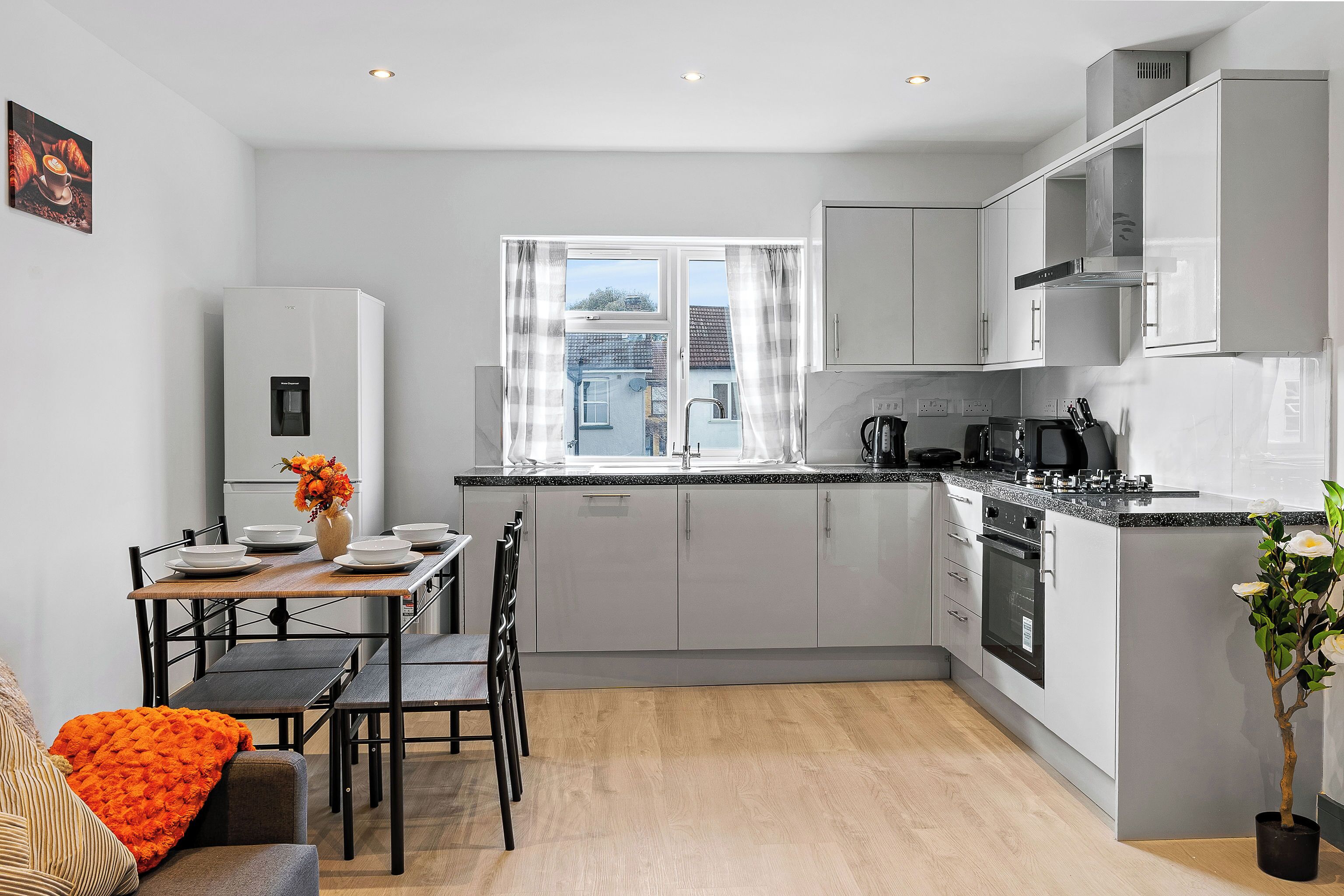 Fridge, microwave, oven, stovetop