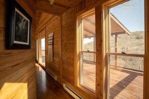 Interior - CR326  Discounted Concert Packages!  Ski Cliff Beech Epic Views & Waterfalls (Beech Mountain)
