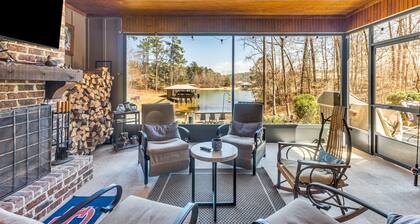 Bella's Cove, 4BR/3BA Retreat at Lake Martin - swimming cove - pets ok!