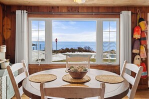 Dining - Ocean Front Cozy Cottage (East Lyme)
